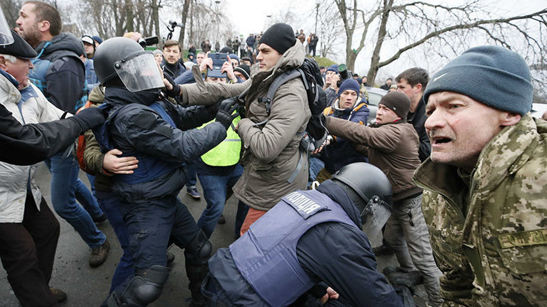Eskalation in Kiew: Saakaschwili aus Polizeiauto befreit - Aufrufe zum Sturz von Poroschenko