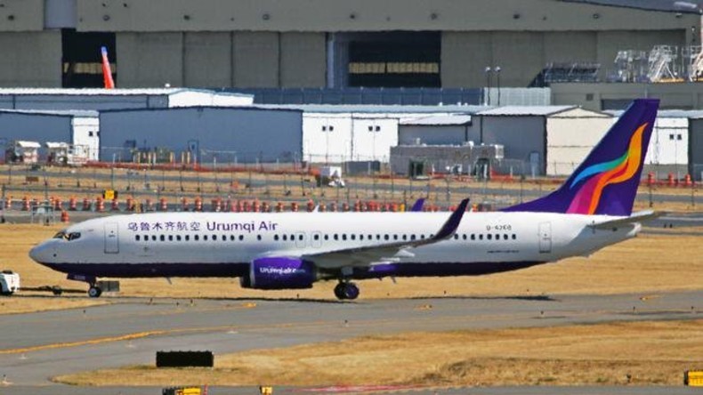 Flugbegleiterin isst übrig gebliebene Mahlzeiten und wird suspendiert