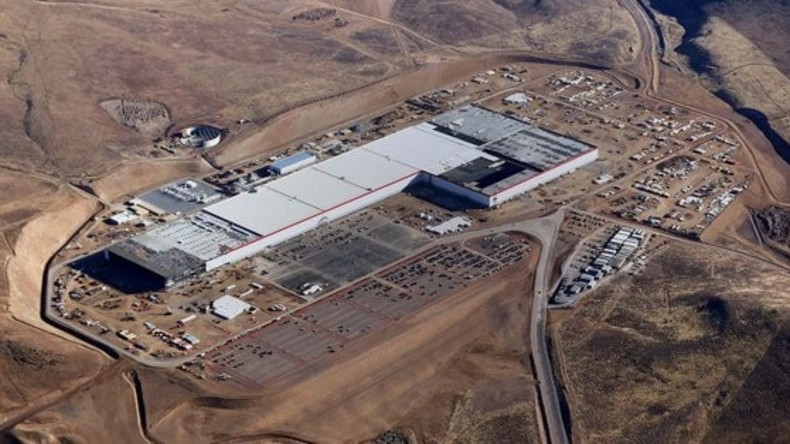 Technische Probleme am Tesla-Werk lösen weltweit Akkumulatoren-Mangel aus