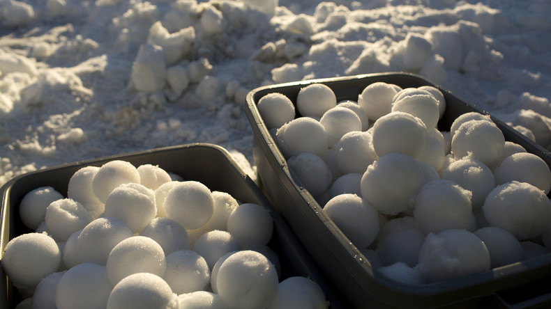 Rekordmäßige Schneeballschlacht wird in USA wegen zu viel Schnee gestrichen