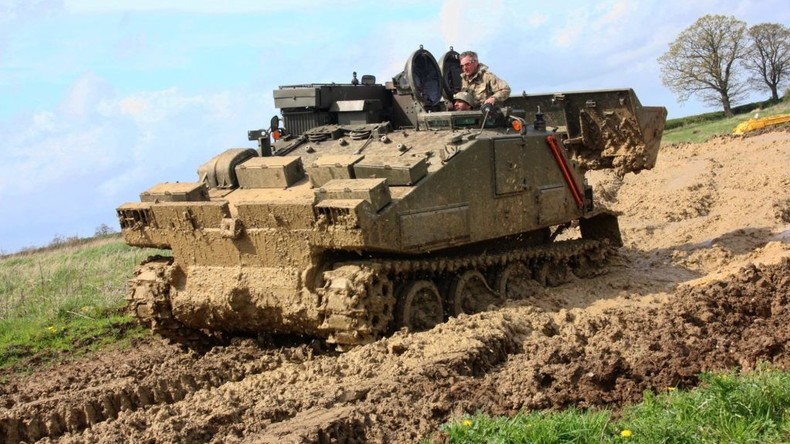 Importeur von Glööckler-Panzern für Kunstprojekt zu Bewährungsstrafe verurteilt