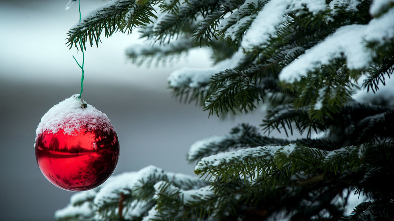Von Weihnachten begeisterte Familie aus Großbritannien gibt über 11.000 Euro für Dekorationen aus