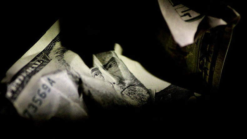 Berkeley-Wirtschaftsprofessor: Tage des US-Dollars als weltweite Leitwährung sind gezählt