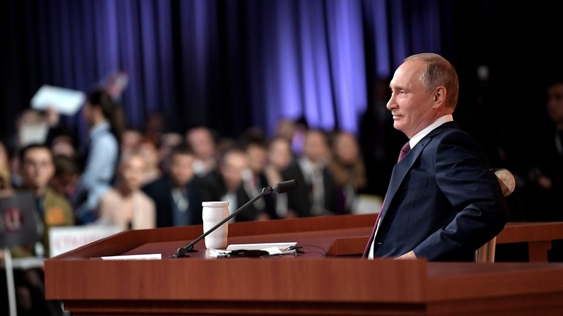 Putin verrät, warum ihm bis jetzt noch kein Oppositioneller das Wasser reichen konnte