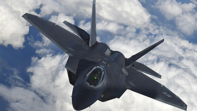 Syrien: F-22 hinderte russische Su-25 Jets daran, Hilfskonvoi zu decken