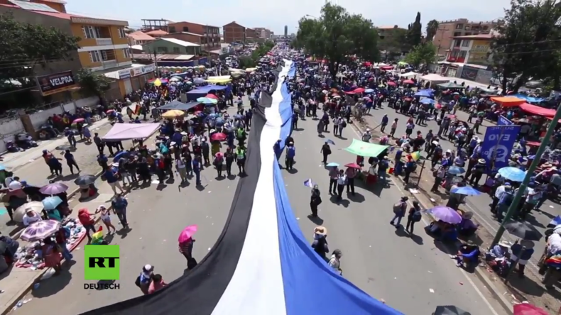 Bolivien: Tausende feiern Revolution und  12. Jahrestag der Wahl von Morales