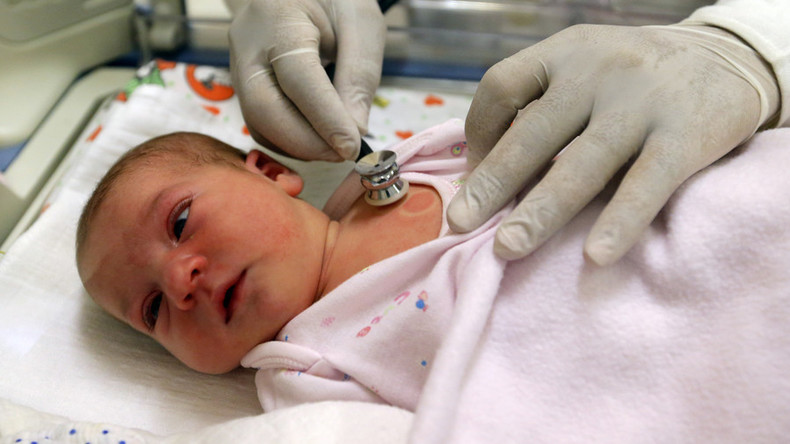 26-jährige US-Amerikanerin bringt Embryo nach 24 Jahren auf Eis als gesundes Mädchen zur Welt
