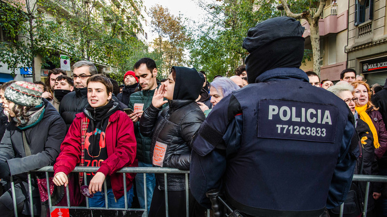Spanische Regierung zieht tausende Polizisten aus Katalonien ab