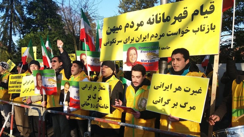 Regimegegner demonstrieren vor iranischer Botschaft in Berlin