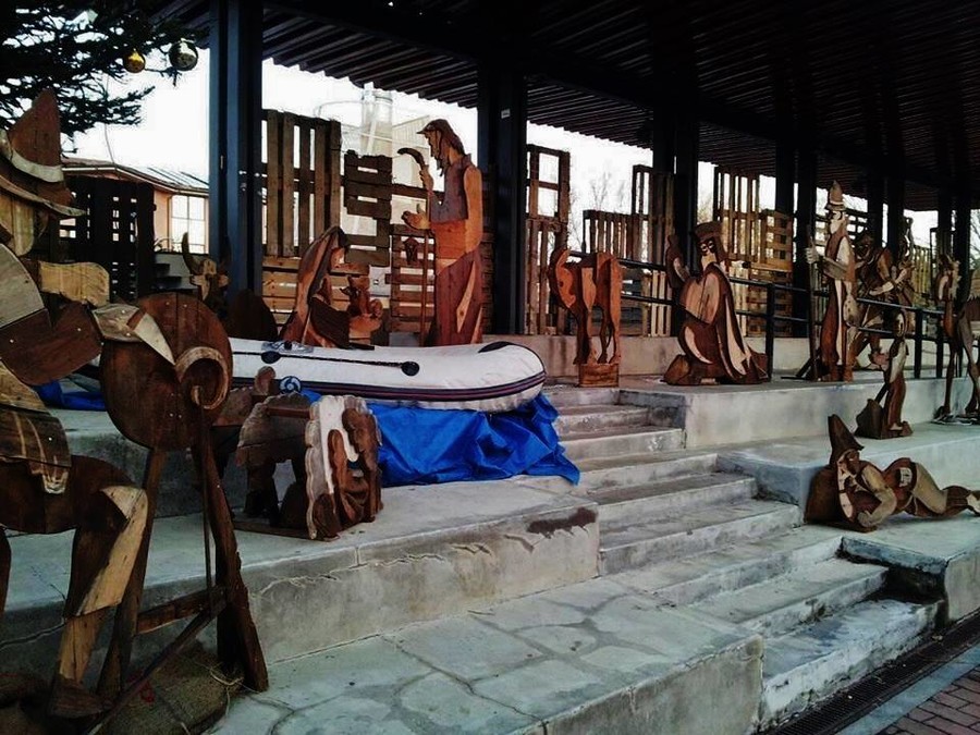Italien: Jesus als Migrant im Schlauchboot – Bischof kritisiert unkonventionelle Krippe