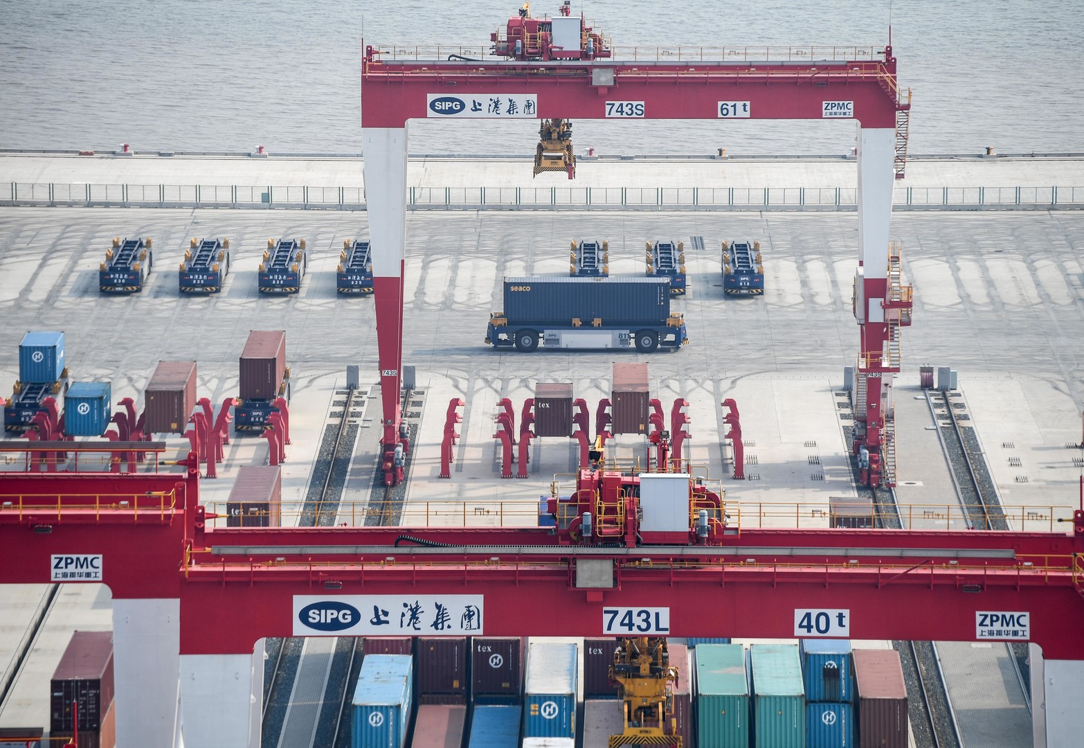 Alles für den Handel: China eröffnet weltgrößtes automatisiertes Containerterminal