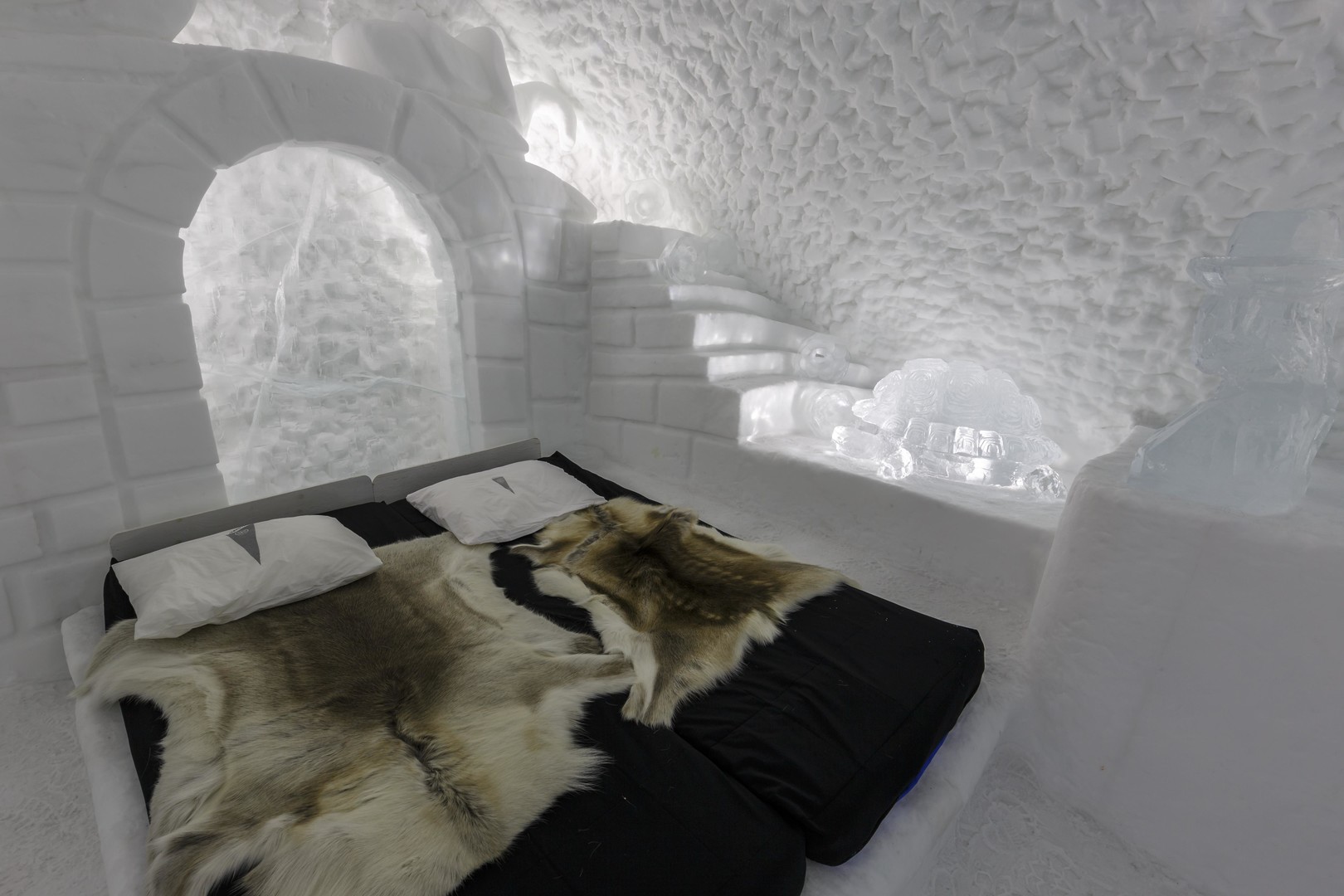 Kleine Auffrischung gefällig? Eishotel am Polarkreis eröffnet