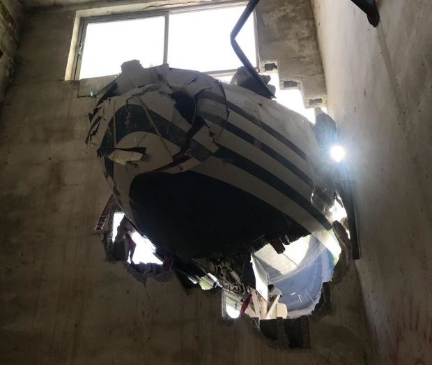 Wind bläst Privatjet von Flughafen in Malta