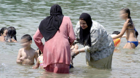 Genfer Behörde setzt Musliminnen mit nackten Frauen gleich