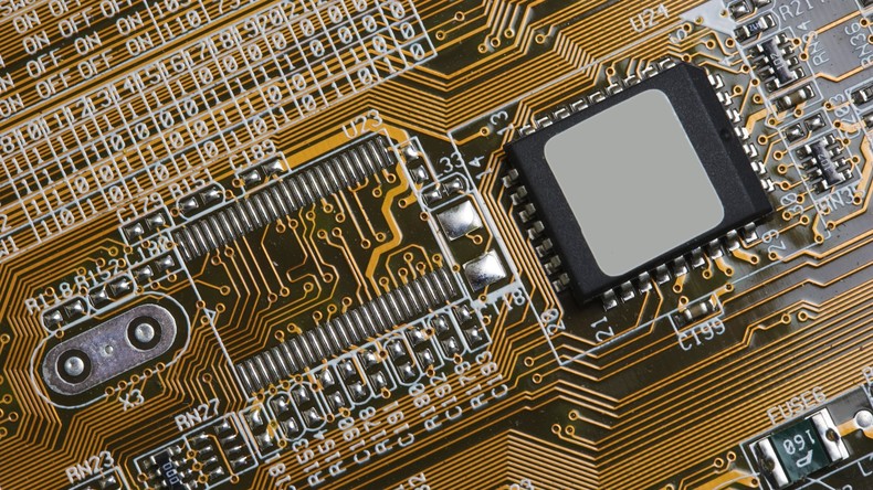 Neue Anwendung alter Computer erfunden: Elektronikhersteller verwandelt Hauptplatinen in Schmuck