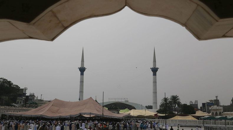 Muslimische Geistliche Pakistans erteilen Fatwa, die Selbstmordanschläge verbietet