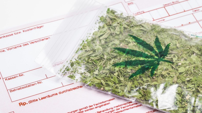 Gerichtsurteil in Bayern: Wer Cannabis auf Rezept bekommt, muss Waffenschein abgeben