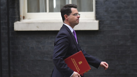 Berichte: Britischer Nordirland-Minister tritt zurück