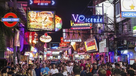 Thailand: Prostituierte stürzt während "extravagantem" Sex vom Balkon und stirbt
