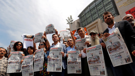 Türkisches Verfassungsgericht ordnet Entlassung von Journalisten an