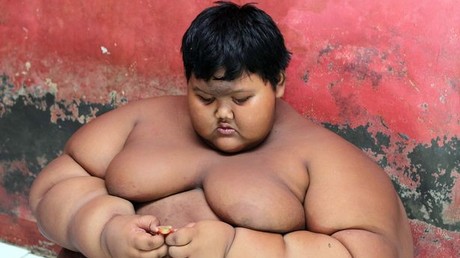 Dickster Junge der Welt nimmt 80 Kilos ab und kann wieder laufen