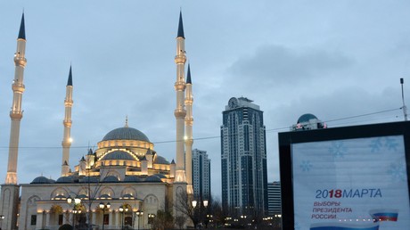 Putin: Russland wird weiterhin Islam-Bildung unterstützen, um Extremismus zu bekämpfen