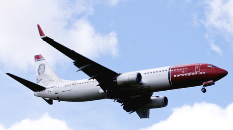 Kein Dienst in der Luft: Flieger mit über 60 Klempnern an Bord macht wegen defekter Toiletten kehrt