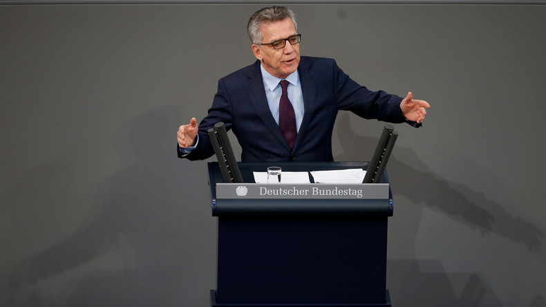 Debatte um Familiennachzug: De Maizière findet den Kompromiss bei Wikipedia