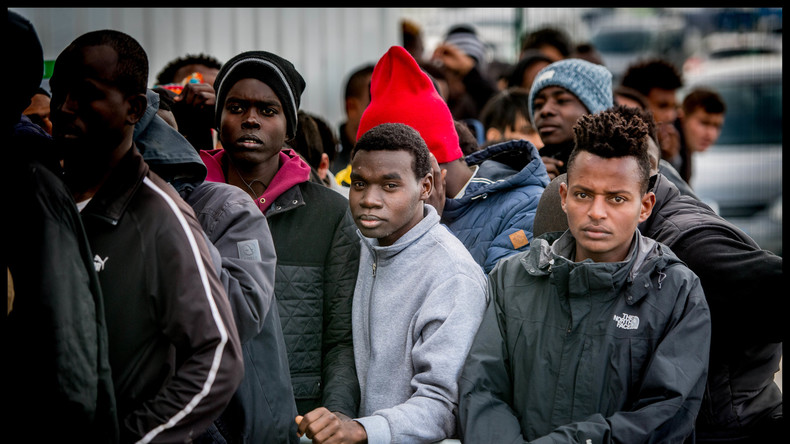 Frankreich 17 Verletzte Bei Auseinandersetzungen Zwischen Migranten In Calais Rt De