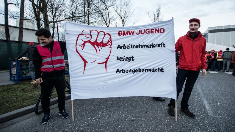 Warnstreik im Tarifstreit bei Autobauern - Produktion bei BMW und Audi steht still