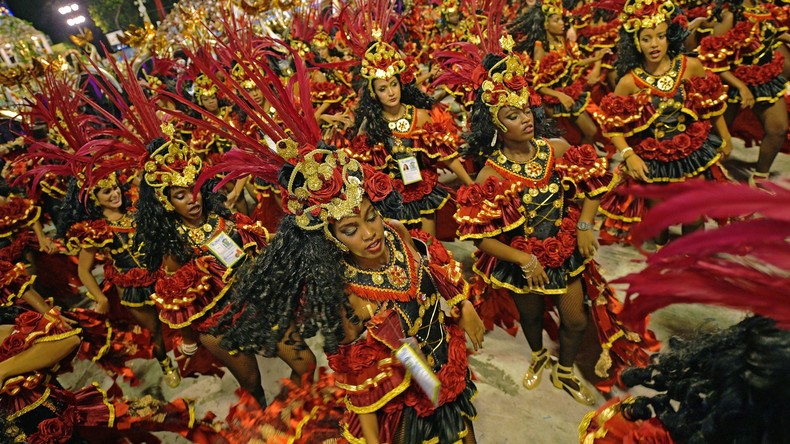 Das Tanzbein ins Gefängnis schwingend: Über 100 Clowns beim Karneval in Rio verhaftet