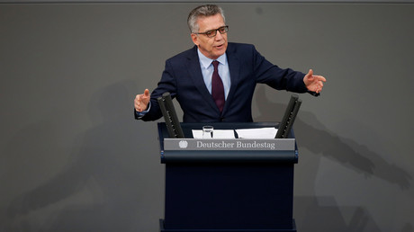 Debatte um Familiennachzug: De Maizière findet den Kompromiss bei Wikipedia
