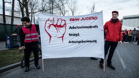 Warnstreik im Tarifstreit bei Autobauern - Produktion bei BMW und Audi steht still