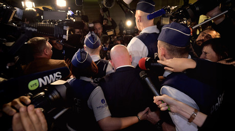 Attentäter von Paris schweigt vor Gericht und vertraut auf Allah