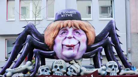 Schulz im Fleischwolf, Merkel als "Schwarze Witwe": Hohn und Spott bei Karneval in Düsseldorf