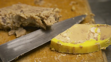 Wer billig kauft, kauft teuer: Mann will bei Kalbsleber sparen und büßt fast neun Monatsgehälter ein