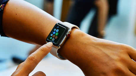 Rettung durch moderne Technologien: Apple Watch hilft Mutter und Kind nach Unfall aus Autowrack