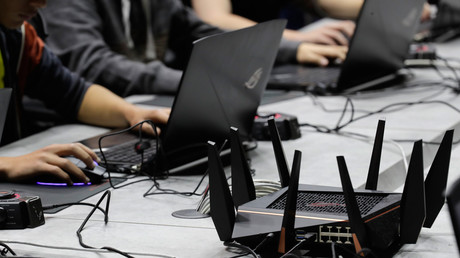 Pornos und gefälschte Dokumente: Mitarbeiter eines Bahnunternehmens nach PC-Durchsuchung entlassen