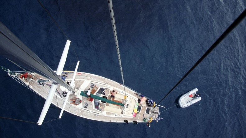 Deutschland: Das größte Segelboot der Welt bei erster Probefahrt