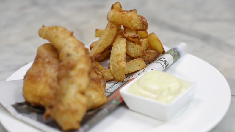 Großbritannien führt standardisierte Fish-and-Chips-Portionen zum Kampf gegen Übergewicht ein
