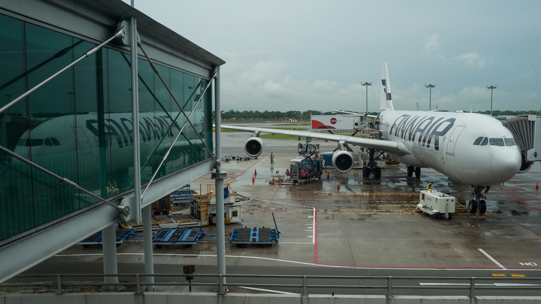 Frau wohnt acht Jahre lang im Flughafen Singapur