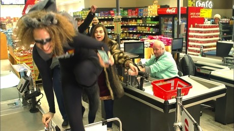 Aus Protest gegen Ausbeutung - Berliner Kollektiv ruft zum Klauen in Discountern auf