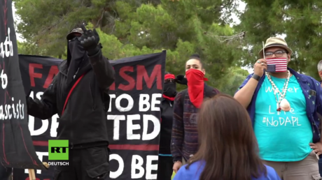 USA: Antifaschisten stören eine Pro-Trump-Kundgebung in Phoenix