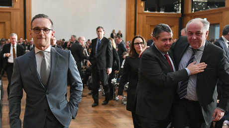 Neue Regierung richtet sich ein: Amtsübergänge in vielen Ministerien