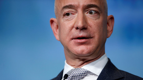 Widerstand gegen Ehrung von Amazon-Chef Bezos durch Springer-Verlag