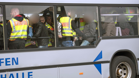 Abgelehnte Asylbewerber: Neues Programm soll die freiwillige Ausreise anregen