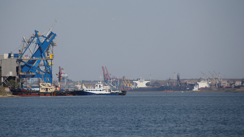 Mit Kohle beladenes US-Schiff beschädigt Hafenanlage in Ukraine