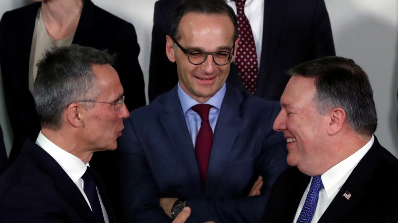 Bundesaußenminister Maas sagt NATO Erhöhung der Militärausgaben zu
