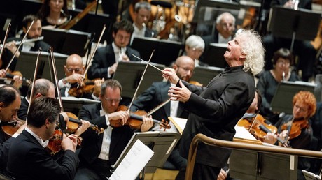 Bratschist spielt sich die Ohren taub, verklagt Opernhaus und gewinnt vor Gericht