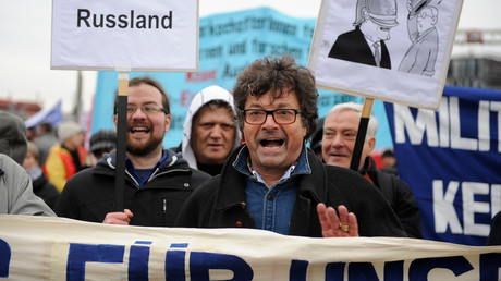 Diether Dehm hat alles richtig gemacht – und korrigiert sich: Heiko Maas ist "NATO-Strichmännchen"